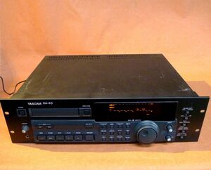 g★014 TASCAM DA-40 DATレコーダー 通電OK /140