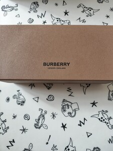 BURBERRYメガネケース