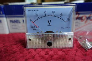 アナログ電圧計;モデル：85C1;電圧測定範囲：DC 0 - 100V 精度：クラス2.5　即決