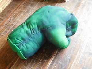 おもちゃ　ぬいぐるみ　MARVEL HULK ハンドパンチ　ハルク saash hand