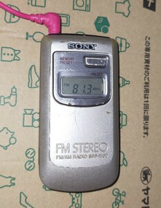 SRF-M90 ソニー 美品 受信確認済 完動品 AM FM ワイドFM ポケットラジオ ライターサイズ 通勤 防災 出張 登山 SRF-M98 姉妹品 38206