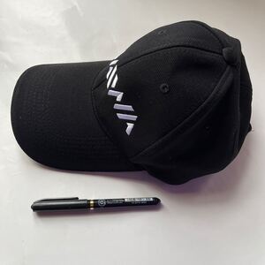 新品 未使用 超美品★Daiwa ダイワ ベーシック キャップ 帽子 釣り用 キャップ★ブラック 黒 つば長め 後ろアジャスター付 フロントロゴ 