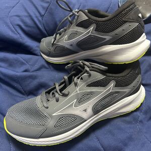 新品激安！ミズノ MIZUNO マキシマイザー26 (軽量ランニングシューズ)28㎝定価6490円　2023年現行モデル