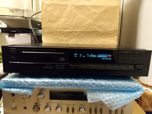 【動作品】YAMAHA製 CDプレーヤー CD-2000ブラック リモコンなし