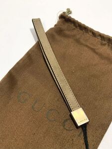 グッチGUCCI レザー　金具　ストラップ　チャーム