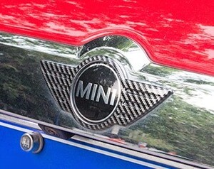 スポーティ全開♪ BMW MINI カーボン ルック リア エンブレム カバー ミニ F54 クラブマン ワン クーパー クーパーS クーパーSD クーパーD