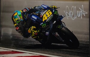 ☆バレンティーノ・ロッシ　直筆サインフォト/写真　MotoGP　ヤマハ　ドゥカティ　ホンダ　ワールドチャンピオン9回　史上最強ライダー