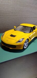 マイスト　1/18 シボレーコルベット　C7 イエロー　展示品　箱無し　 ミニカー　Maisto