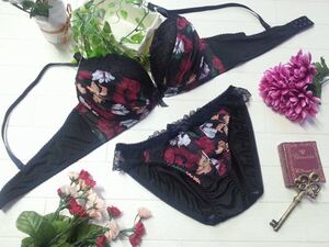 B70M☆花柄シフォンストレッチレース 谷間メイク Wパッド 盛りブラ&ショーツ ブラック系 G656