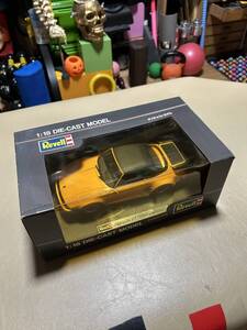 希少・新品・未開封／1/18　ポルシェ911ターボ　カブリオレ　フラットノーズ　DIE-CAST レベル