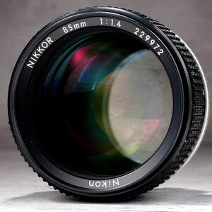 【極美品】動作◎ ニコン Ai-s Nikkor 85mm F1.4 972