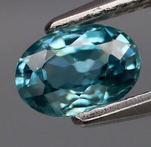 VS 天然ブルージルコン 0.98 Ct カラット