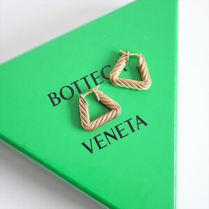 BOTTEGA VENETA ボッテガヴェネタ / コードトライアングルツイストピアス / 2412-0646