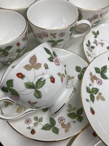 1円～　Wedgwood ウェッジウッド ワイルド・ストロベリー ティーカップ&ソーサー　5客セット　お皿4枚　セット