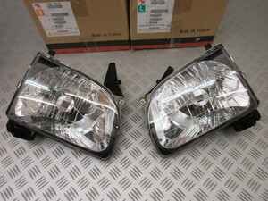 682.Tacoma 2001-2004 US トヨタ タコマ ヘッドライト 左右pr 純正OEM NEW！