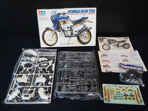 未組立 プラモデル【HONDA NXR 750】1/12 オートバイシリーズ No.54 ホンダNXR750 1986年パリ-ダカールラリー優勝車 取説付 TAMIYA バイク