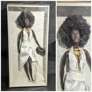 ★ヴィンテージレア品★MATTEL バービー人形　MODEL OF THE MOMENT NICHELLE URBAN HIPSTER ゴールドラベル　barbie 二シェル　バービー　