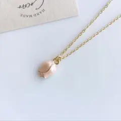 ピンクチューリップチャームのネックレス＊ハンドメイド