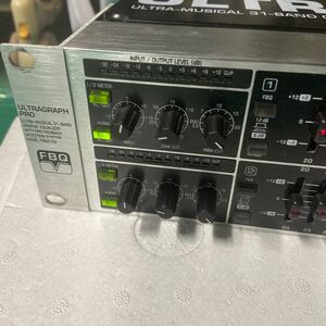 BEHRINGER　FBQ3102 (2)グラフィックイコライザー ★中古　一部難あり★