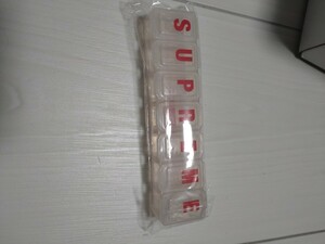 supreme ピルケース　小物入れ　キーホルダー　