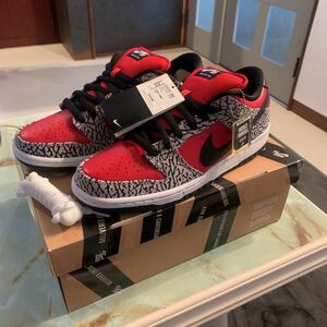 NIKE Supreme DUNK 新品未使用　暗室保管　付属品完品　ナイキ　シュプリーム ダンク　27.5センチ