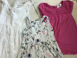 3-4歳　OLD NAVY ピンクワンピース、H&M アイスクリーム刺繍白ワンピース& H&M フラワープリントワンピースセット　110-120 