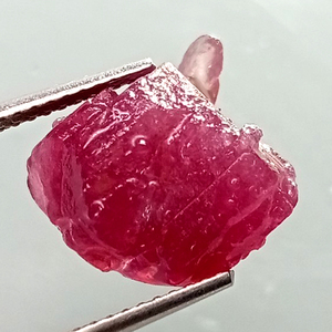 【世界の原石:ルビー 10.70ct:6233】マダガスカル産 Natural Ruby Rough コランダム 鉱物 宝石 標本 jewelry Madagascar