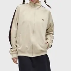 fred perry トラックジャケット　オートミール