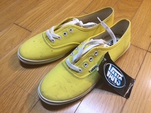 未使用だけど汚れあり VANS V44W 24.5㎝ US7H EUR39 イエロー 　定形外郵便￥920で全国一律発送