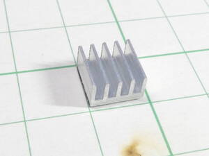 ☆☆ ヒートシンク 放熱器 9x9x5 mm　9個落札で1個 サービス ☆☆