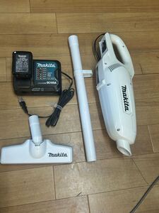 Makita マキタ 充電式クリーナ コードレス 掃除機 10.8V CL107FD 紙パック式　中古現状保管品