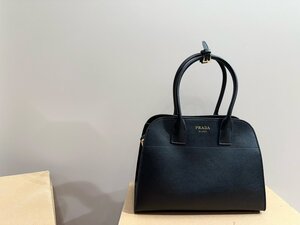 prada プラダ　トートバッグ　ブラック 腕かけ　肩掛け可能　　レディースバッグ　おしゃれ　　1000円～