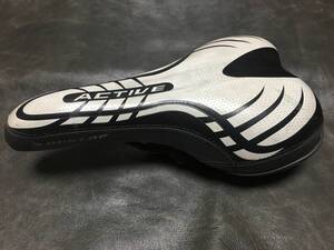 ダンロップ　アクティブ　DUNLOP ACTIVE サドル　　【ブリヂストンパナソニックTREK　