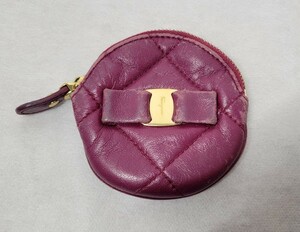 Salvatore Ferragamo　ヴァラリボン　レザーコインケース　USED