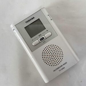 【A】東芝 TOSHIBA TY-SPR4-W ワイドFM/AMポケットラジオ コンパクト 軽量 ホワイト 1105-2000-3880-ka-2616