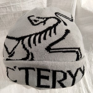 アークテリクス ARC’TERYX　ニット　キャップ bird Word　Toque　ニットキャップ　ニット帽　グレー　grey ロゴ　バードロゴ　男女兼　　