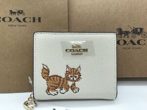 新品　COACH　猫ちゃん二つ折り財布