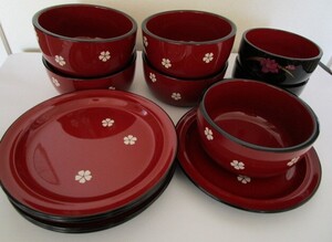 未使用　合成漆器　12点セット　カップ　ボウル　皿　小鉢　うるし調　桜　朱色　黒　銘々皿　和食器　お正月　和洋両用　スープ　サラダ