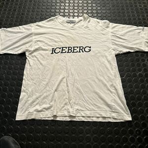 イタリー製・アイスバーグ・icebergの定番ロゴ入りデザインの白Ｔシャツ