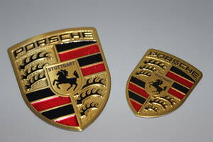 ポルシェ　Porsche　3D　エンブレム　　新品　二枚セット 
