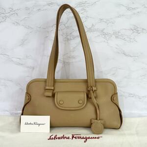 美品 フェラガモ Ferragamo ワンショルダーバッグ ガンチーニ レザー g00399