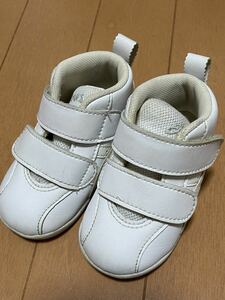 アシックス　スクスク　12cm FABRE FIRST SL 3 白　ファーストシューズ　靴　子供　キッズ　男の子　女の子　シューズ　子供用スニーカー