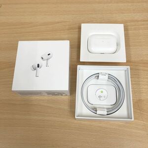 中古品 ワイヤレスイヤホン Apple AirPods Pro 第2世代 MQD83J/A MagSafe充電ケース Lightning付き 保証期限2024/8/16 エアーポッズ本体