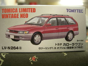 トミカ1/64 LV-N264a トヨタ カローラワゴン Gツーリング（赤／銀）97年式