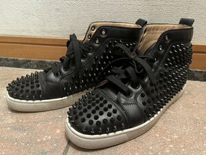 【中古美品！】Christian Louboutin スニーカー シューズ ルブタン 41 ブラック 黒 スタッズ ハイブランド メンズ レディース スタッズ