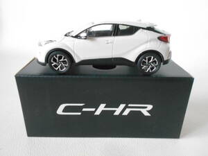 H / TOYOTA トヨタ C-HR 前 色見本 ミニカー ① 070 ホワイトパール クリスタルシャイン 1/30 非売品 未使用自宅保管品