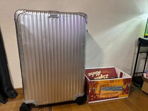  RIMOWA リモワ トパーズ TOPAS キャリーケース マルチホイール スーツケース　937.70 ドイツ製　82L 海外旅行　4〜7日 ジュラルミンアルミ