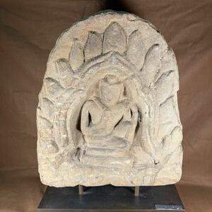 凄い！！　世界遺産クメール遺跡（カンボジア）石仏　10世紀　仏教美術 石仏　888