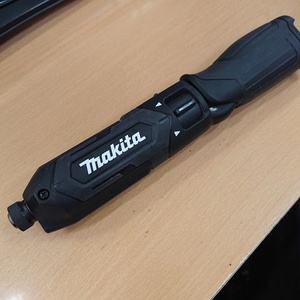 【中古現状品】MAKITA　マキタ　TD022D　7.2V　充電式ペンインパクトドライバ　本体のみ