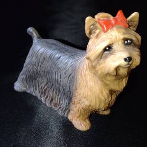 犬の置物 磁器 洋風 置物 ヨークシャテリア 英国製 FINE PORCELINE AYNSLEY 1980 MADE IN ENGLAND 幅約10.5cm 重量約108g 【3281】【r】